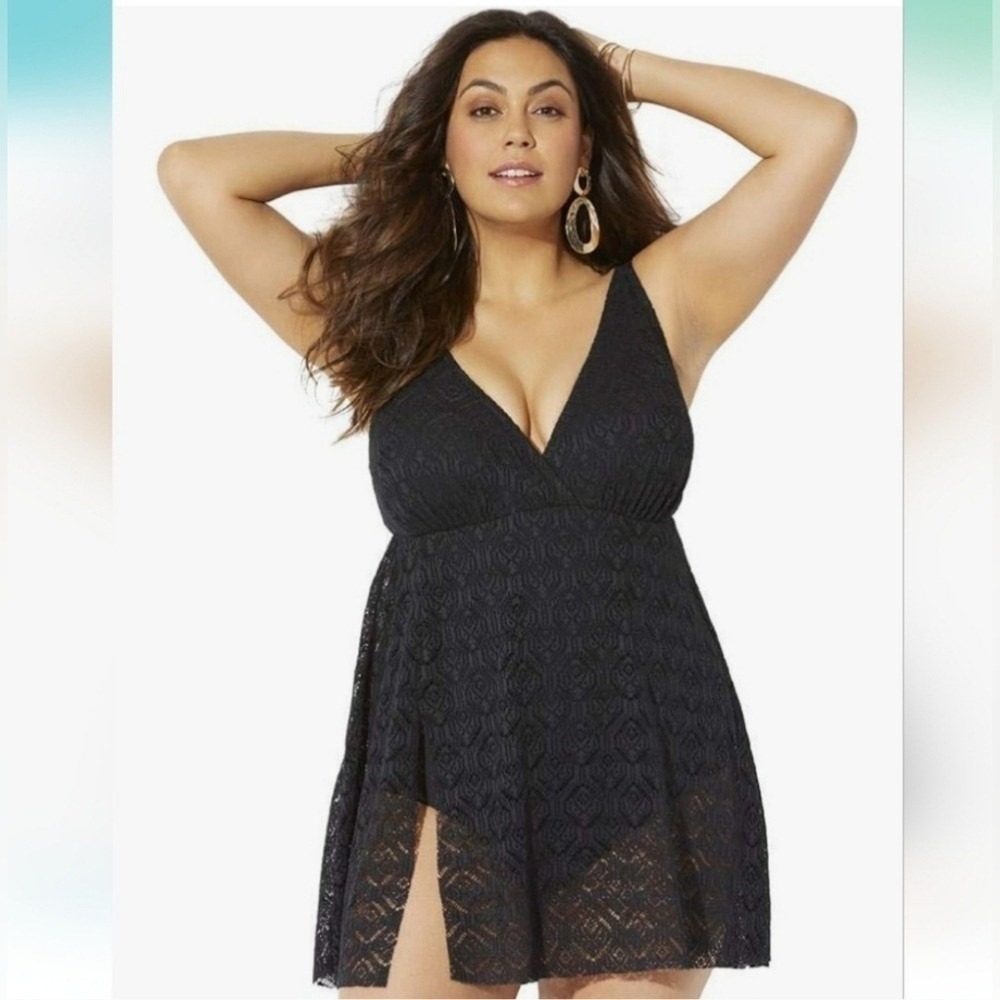 NWOT Alisha Levine Women's Crochet Lace Slender One Piece Swimsuit Black Size 10